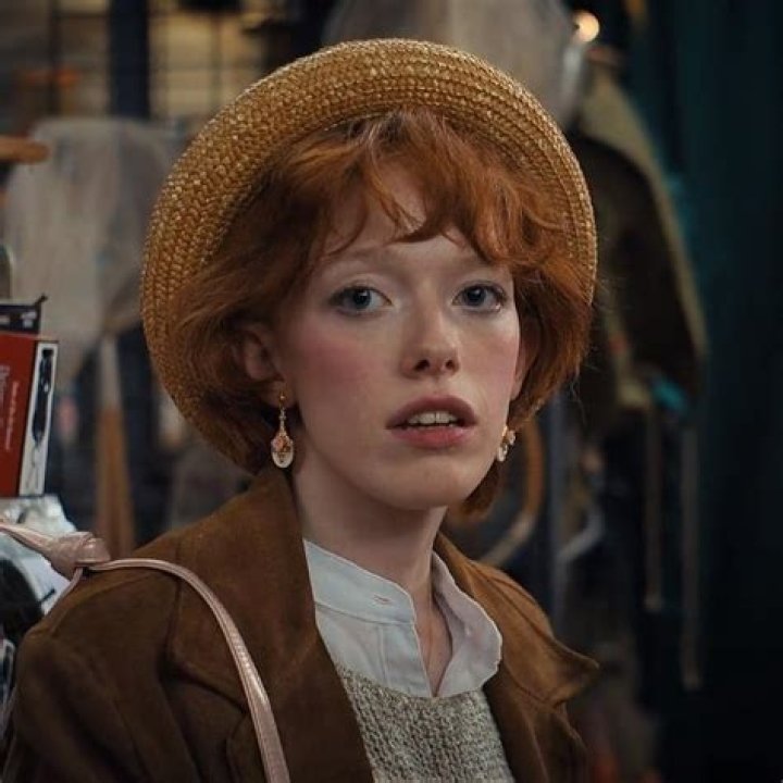 How Old Is Amybeth Mcnulty? [Complete Age Breakdown]