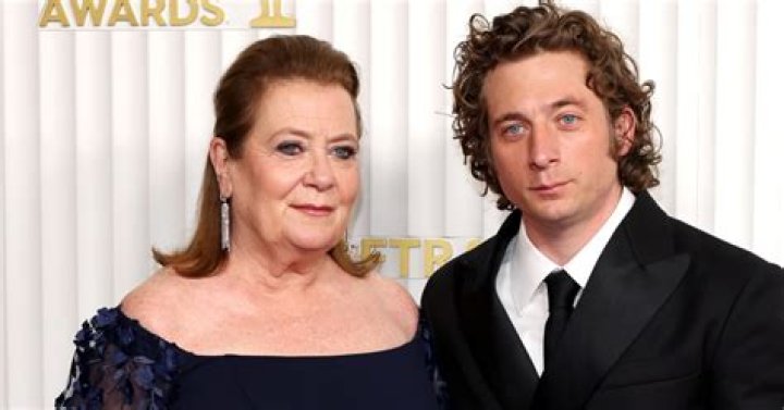 Jeremy Allen Whites Famous Dad Unveiled: A Family Affair