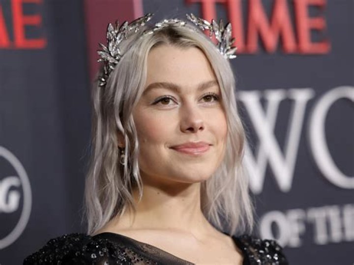 Know The Captivating Eye Color Of Phoebe Bridgers