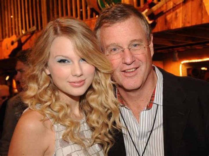 Taylor Swift's Reconciled Parents: A Family United