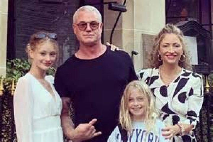 Who Are Eric Clapton's Daughters In 2019?
