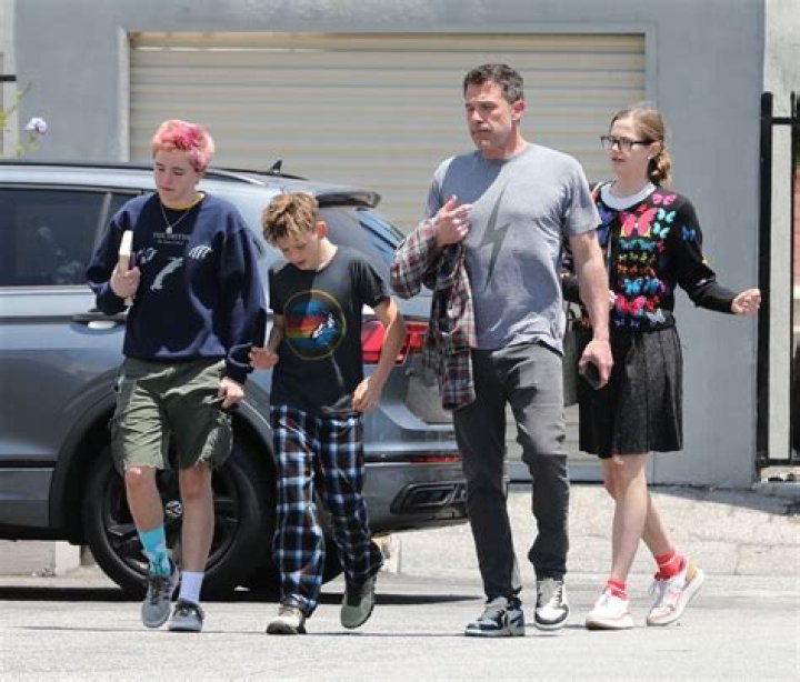 Who Are Violet Affleck's Grandparents? Unveiling Family Ties